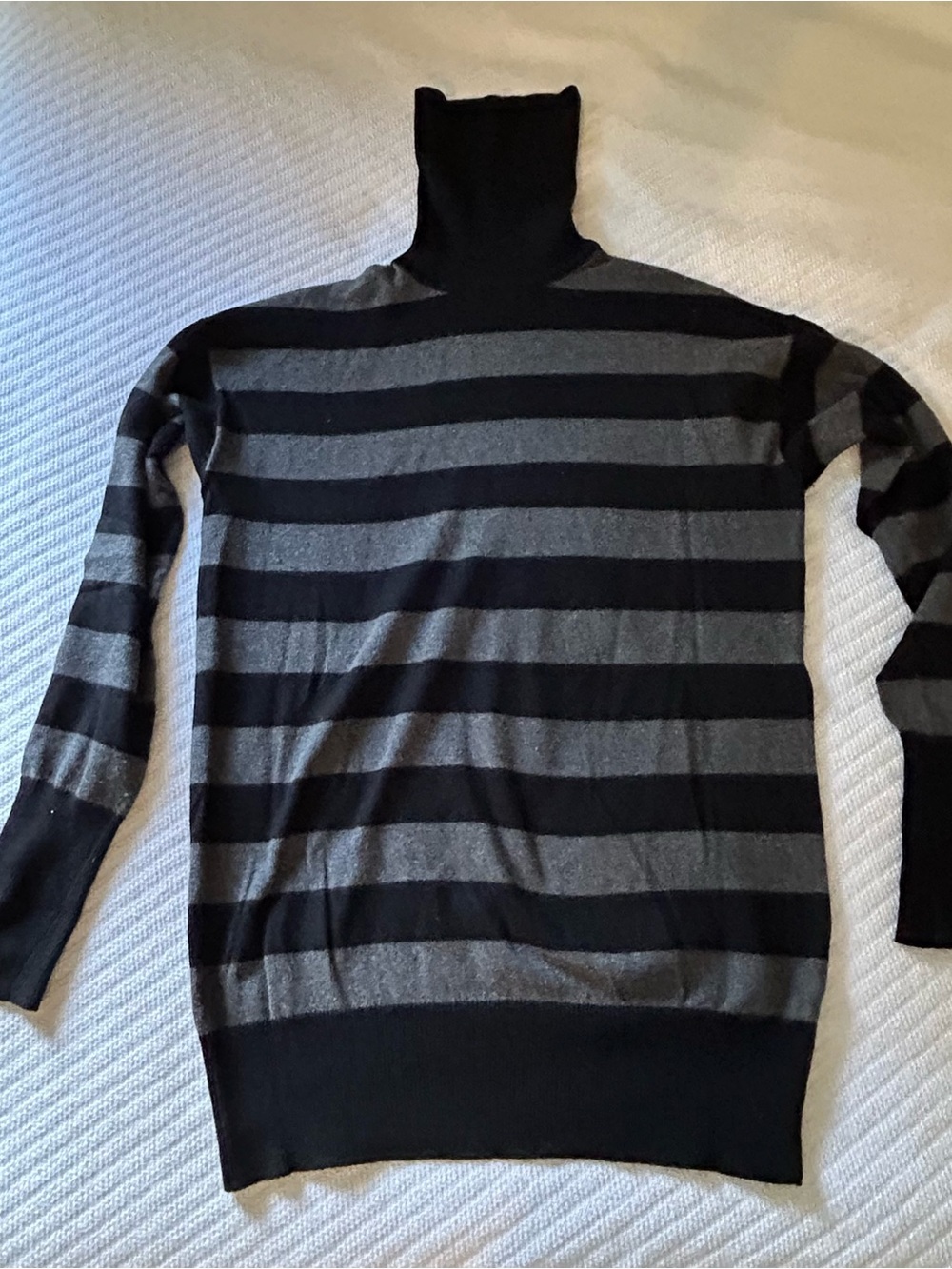 GAP cotton/cashmere blend Black and Gray Striped Turtleneck Sweater - size med - Picture 4 of 12